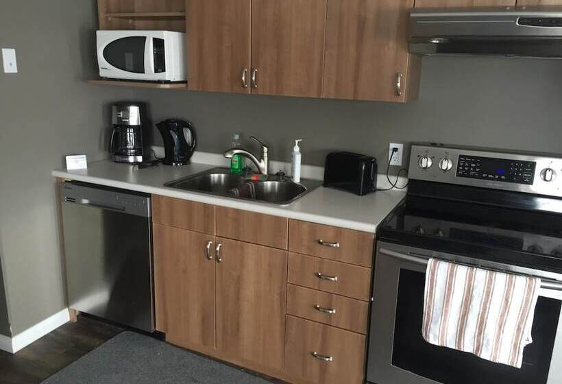 2 Bedrooms Apartment Lake View, Howey Bay Motel