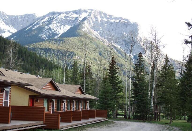 Studio Standard, Jasper Gates Resort