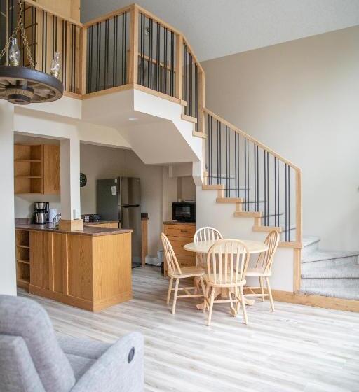 Studio Standard, Jasper Gates Resort