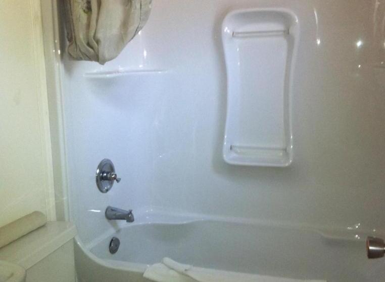 חדר סטנדרט לשלושה, Superlodge Lloydminster