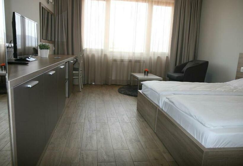 غرفة قياسية مطلّة علي البحيرة, La Casa