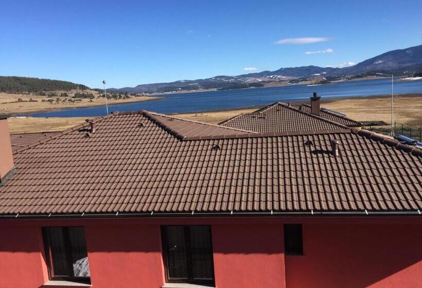 1 Bedroom Apartment Lake View, La Casa