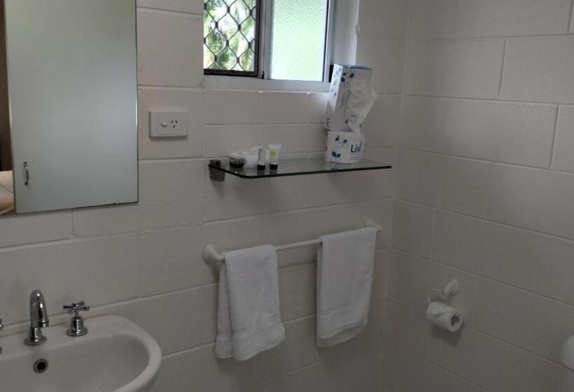 基本间, Tully Motel