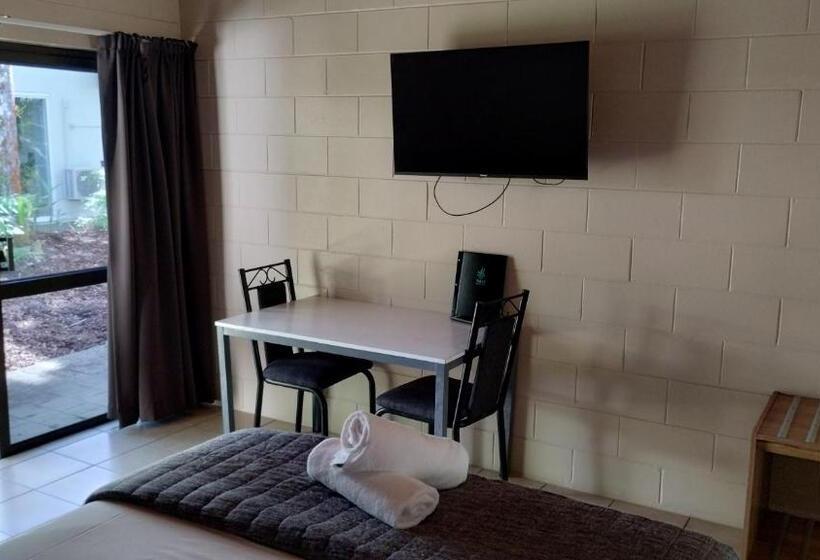 高级大房间, Tully Motel