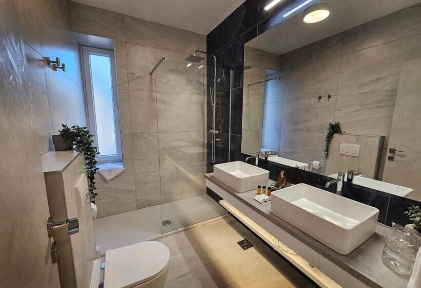 اتاق لوکس با چشم‌انداز دریا, Mape Luxury Rooms