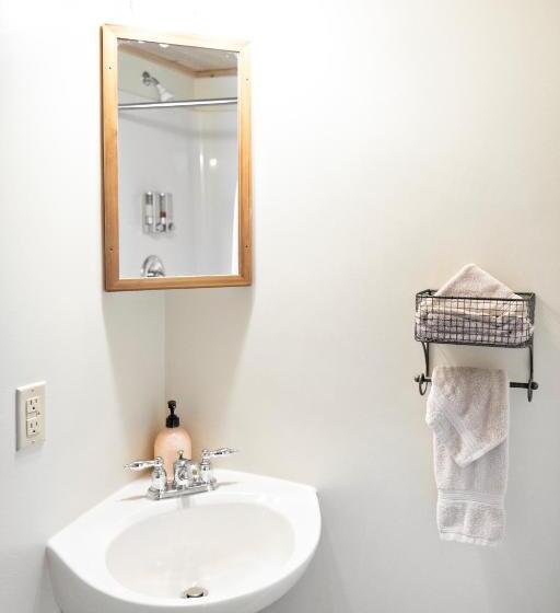 デラックスルーム, A Stay Inn Ely