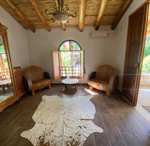 غرفة ماستر, Casa De Coria