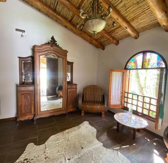마스터 룸, Casa De Coria