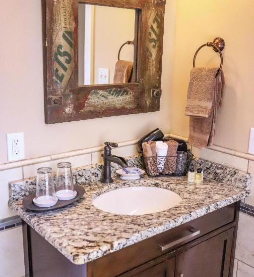 Люкс, Early Inn At The Grove