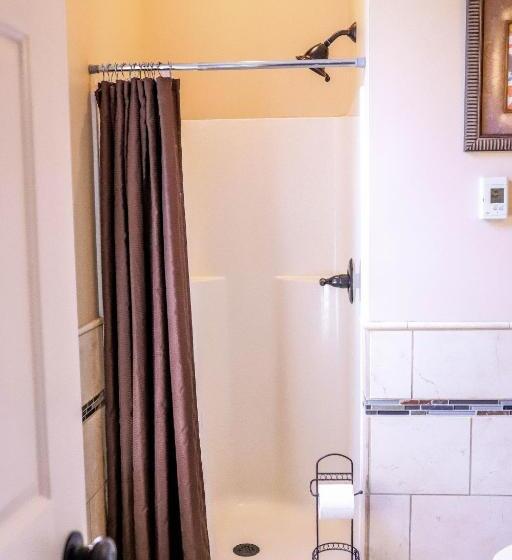 Люкс, Early Inn At The Grove