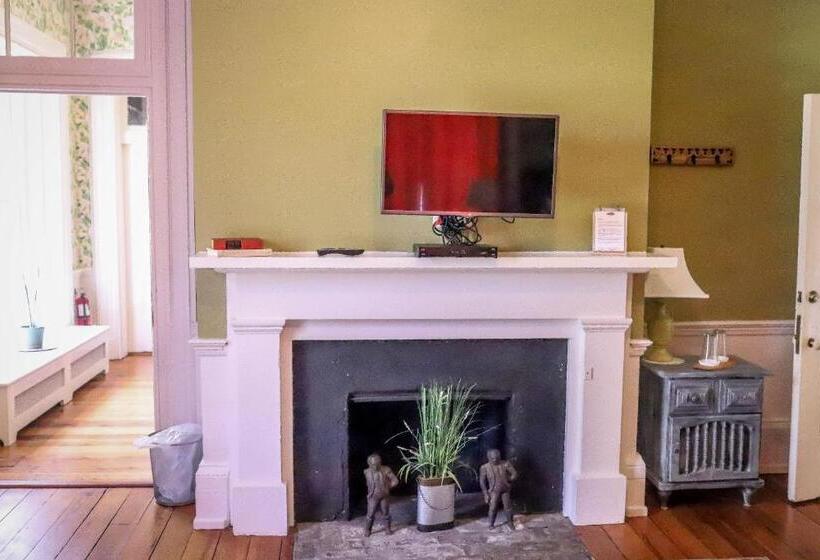 Люкс, Early Inn At The Grove