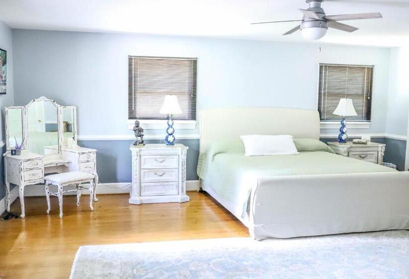 Люкс Deluxe Кровать Кинг, Early Inn At The Grove