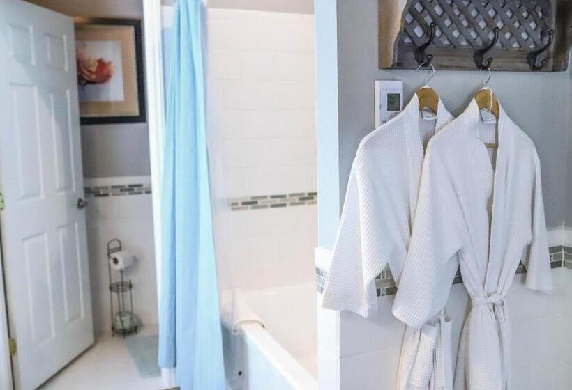 Люкс, Early Inn At The Grove