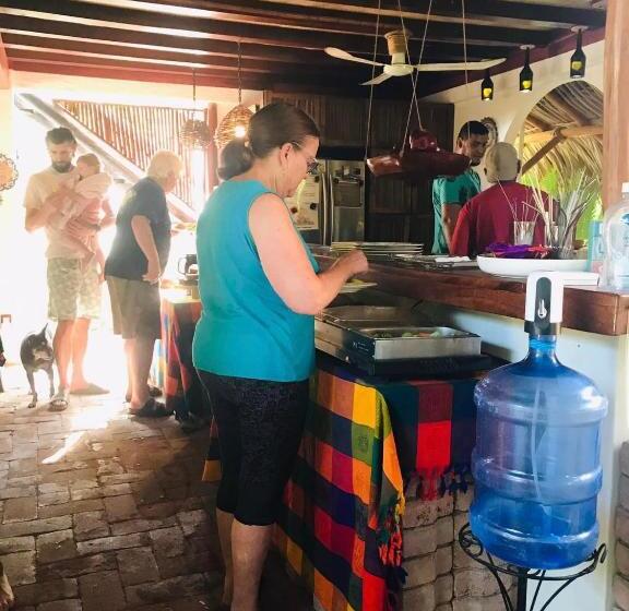 غرفة قياسية مطلّة علي حمام السباحة, Hacienda La Rusa