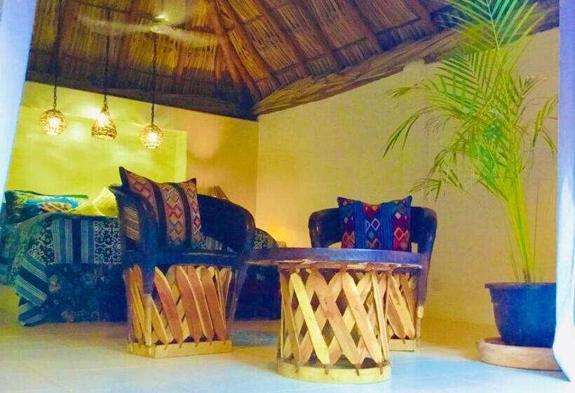 غرفة قياسية مطلّة علي حمام السباحة, Hacienda La Rusa