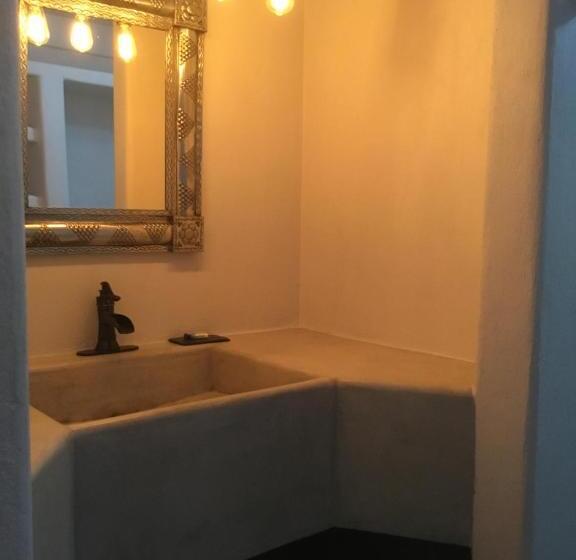 غرفة قياسية مطلّة علي حمام السباحة, Hacienda La Rusa