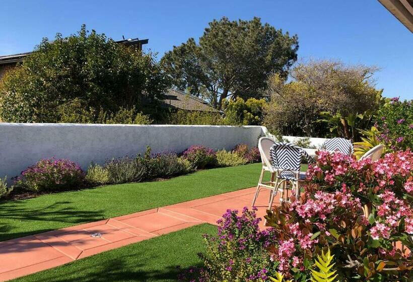 اتاق لوکس, Kate Stanton Inn