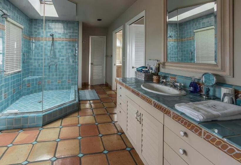 اتاق سوپریور چهار تخته, Kate Stanton Inn