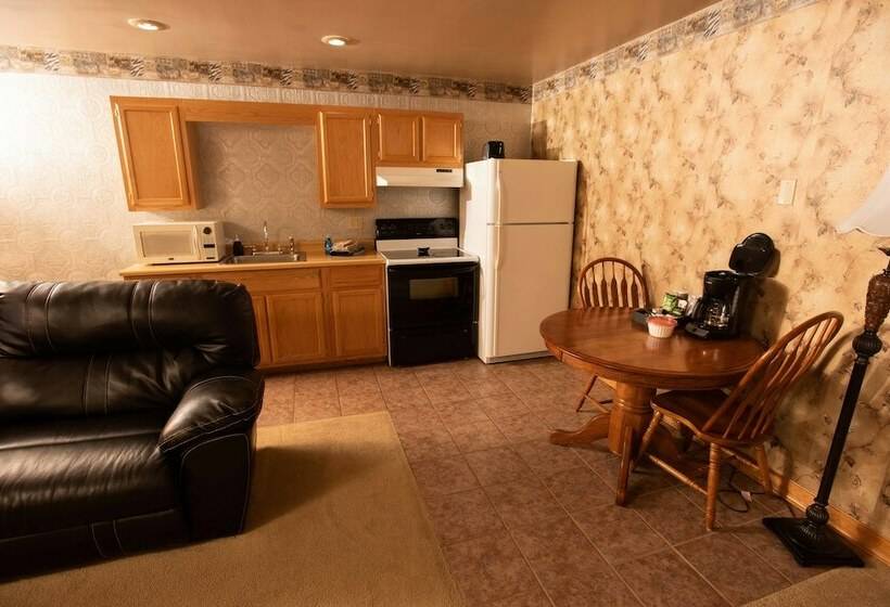 جناح, Blue Spruce Motel