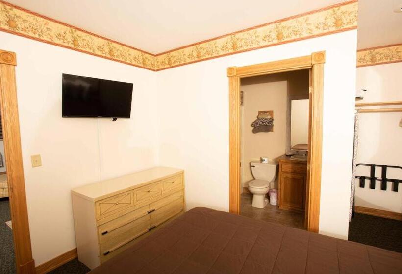 جناح, Blue Spruce Motel