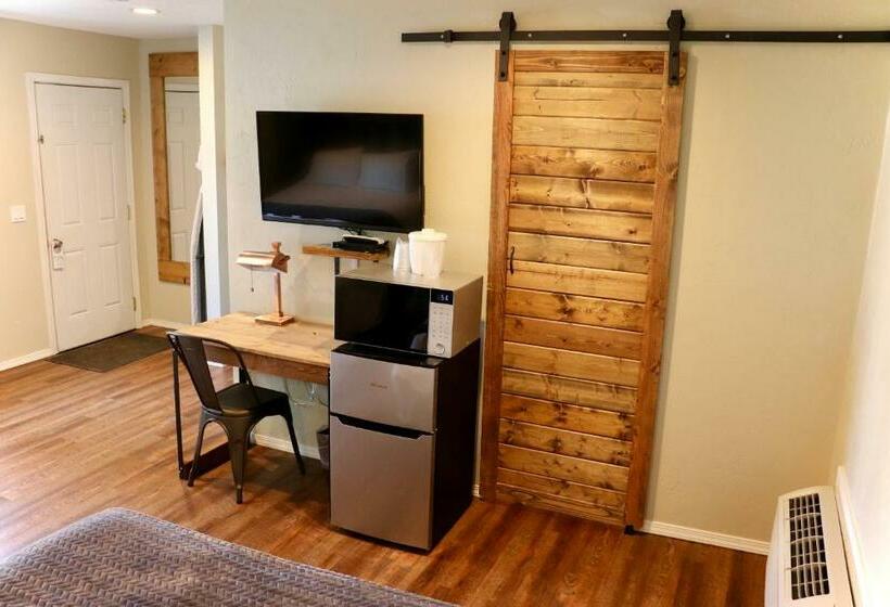 スタンダードルーム, Evergreen Motel