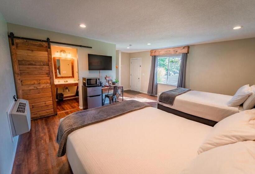 スタンダードルーム, Evergreen Motel