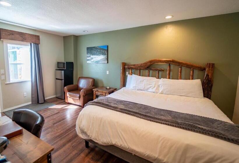 キングサイズベッドのスタンダードルーム, Evergreen Motel