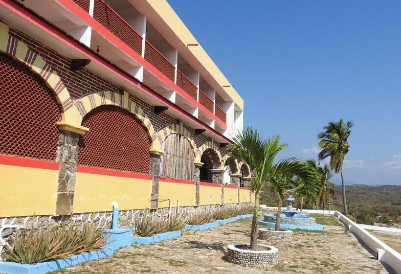 بنجلو قياسى, Angel Del Mar