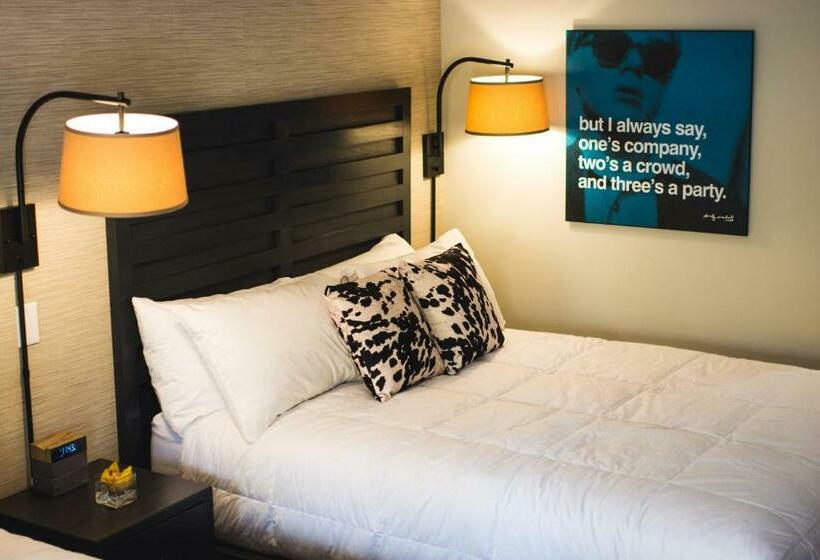 Номер Deluxe, Hi Ho Contactless Check In