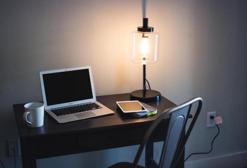 Номер Executive, Hi Ho Contactless Check In