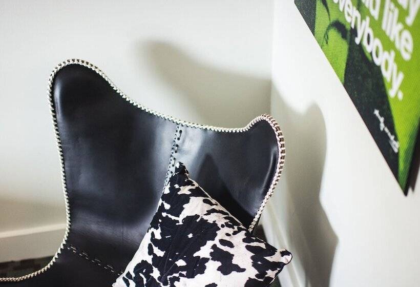 Номер Executive, Hi Ho Contactless Check In