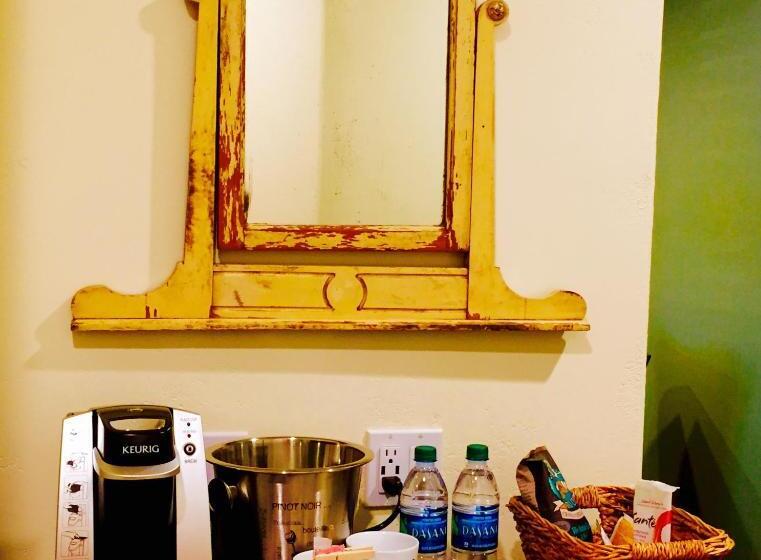 חדר סופריור, Rest, A Boutique