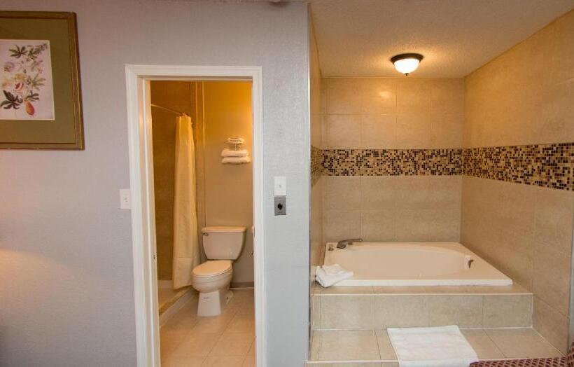 جناح مزود بجاكوزى, Scottish Inn And Suites   Bensalem Philadelphia