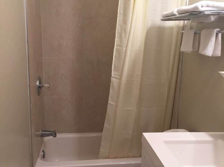 جناح مزود بجاكوزى, Scottish Inn And Suites   Bensalem Philadelphia