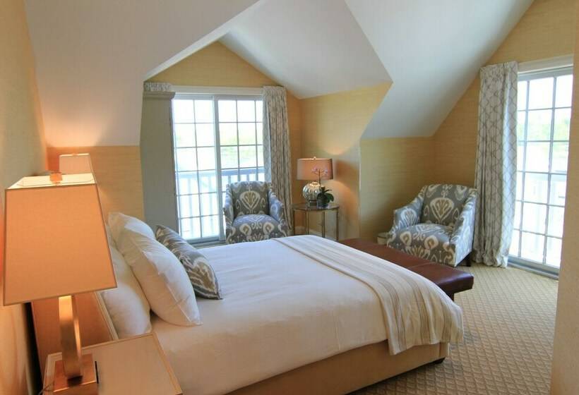 غرفة قياسية سرير كينج, The Grand