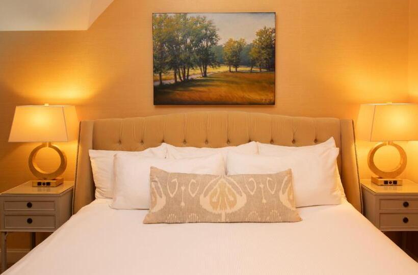 غرفة قياسية سرير كينج, The Grand