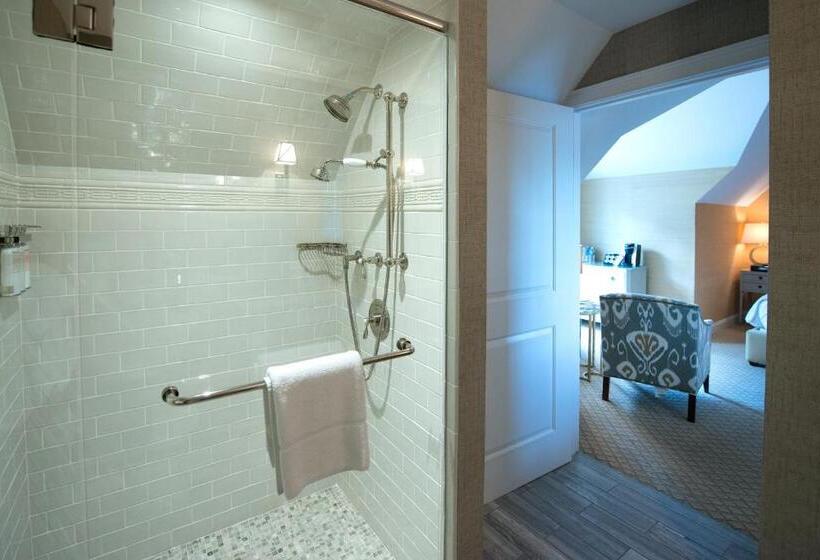 غرفة كلاسيكية سرير كينج, The Grand