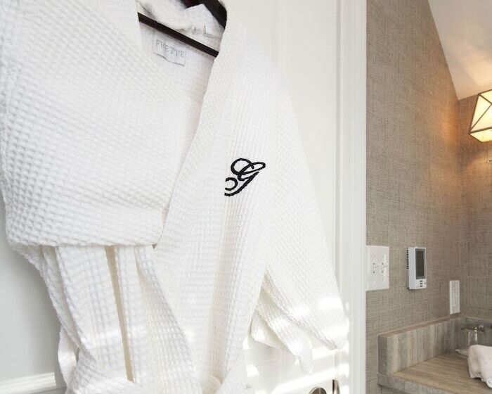 غرفة قياسية سرير كينج, The Grand