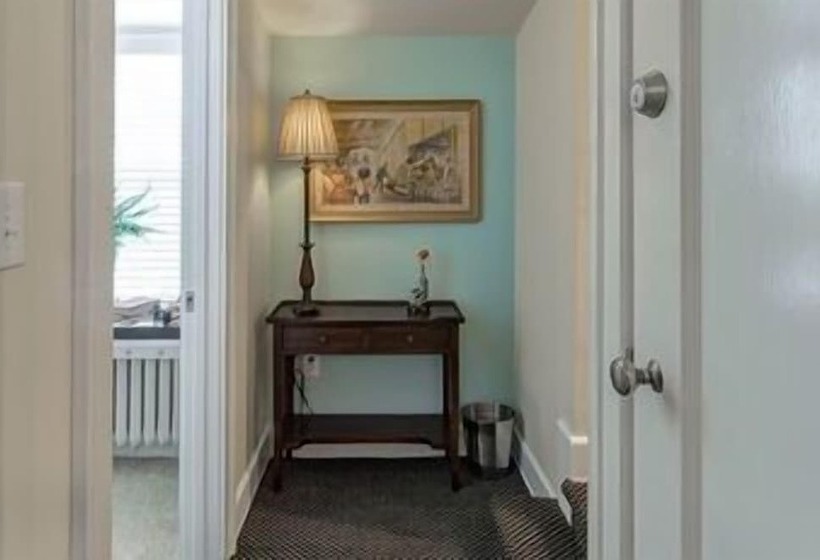 Номер Стандарт, Knob Hill Bed & Breakfast