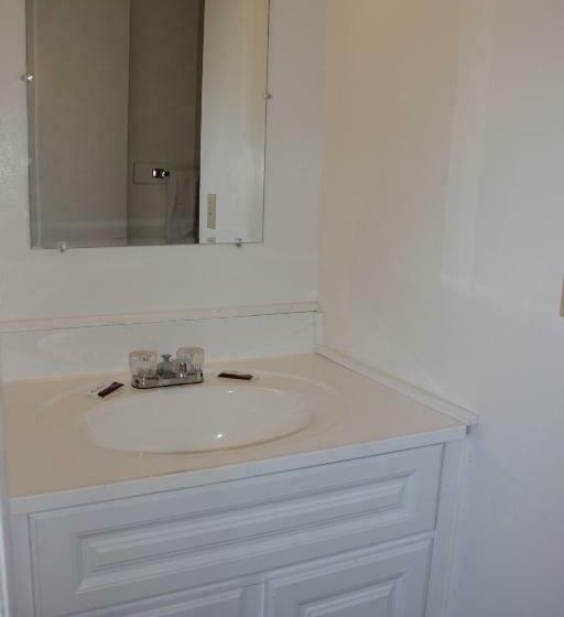 غرفة قياسية مزوَّدة بمطبخ, Flagship Motorcourt