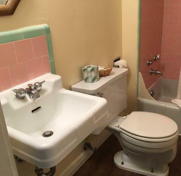 اتاق استاندارد, Sun  N  Sand Motel