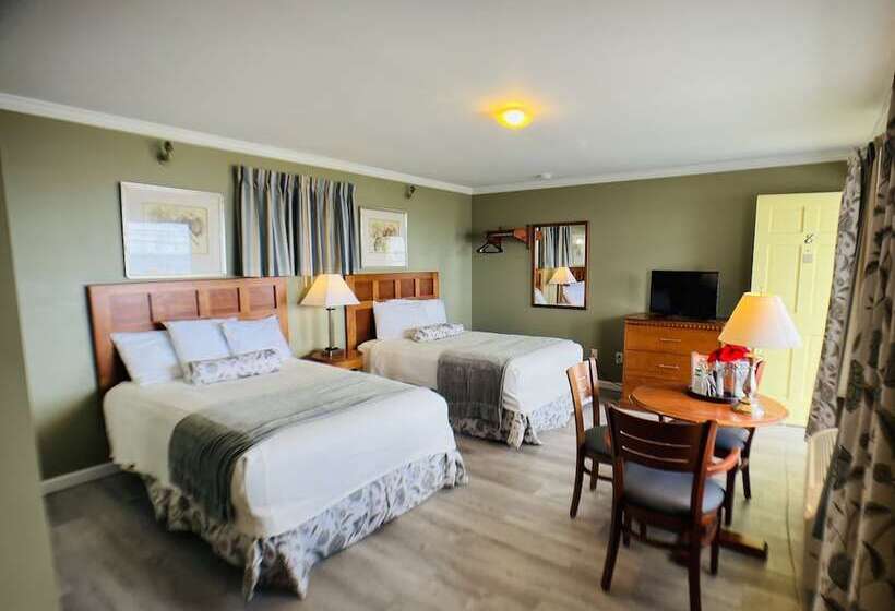 Номер Стандарт 2 Двуспальные Кровати, Sunrise Motel