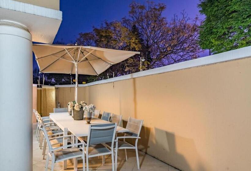 Номер Стандарт, 76b On Atholl