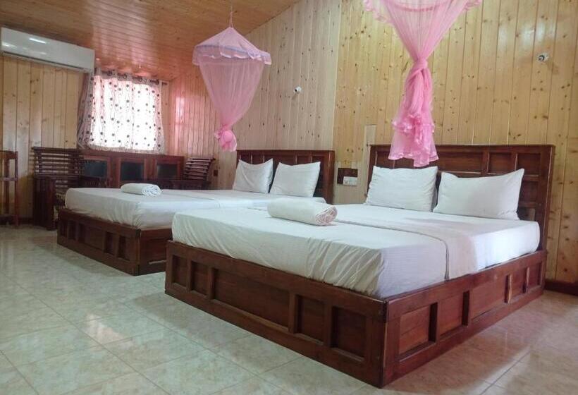 חדר משפחתי, Silver Beach