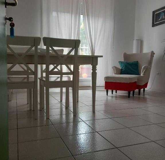 スタンダードルーム, Dalla Fede