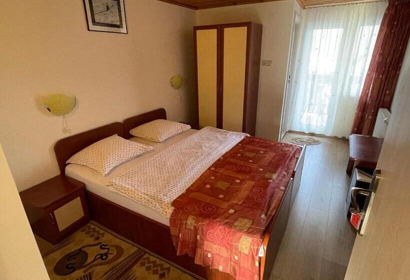 스탠다드 발코니 룸, Vila Niculina