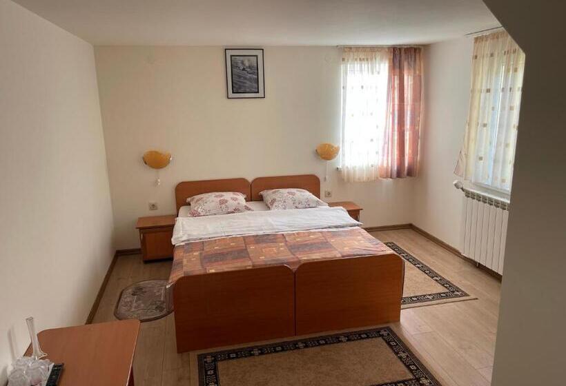 스탠다드 트리플 룸, Vila Niculina