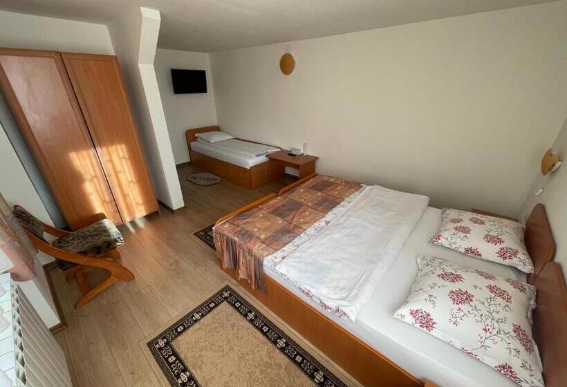 스탠다드 트리플 룸, Vila Niculina