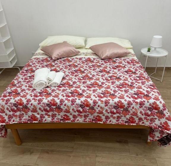 اتاق خانوادگی, Angolo Paradiso