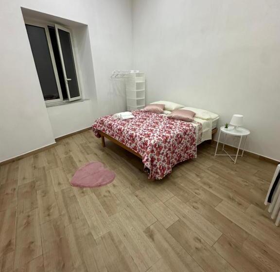 اتاق خانوادگی, Angolo Paradiso